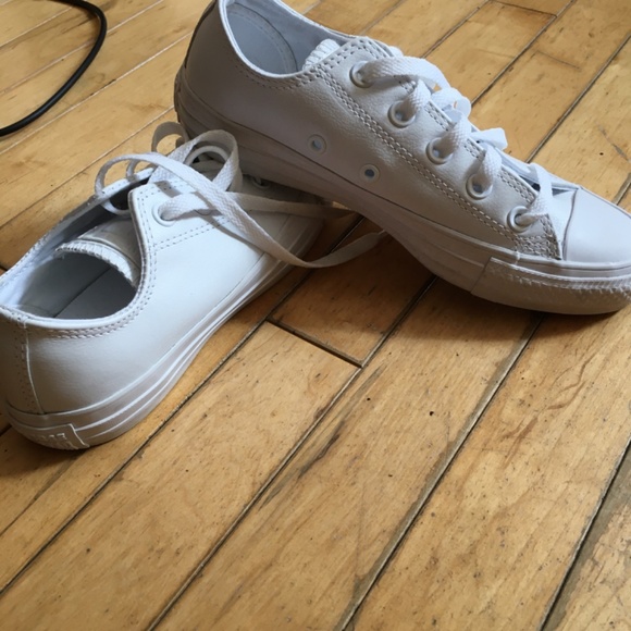 White Converse - Picture 2 of 4